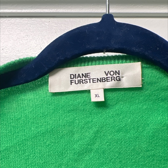 Cashmere DVF wrap sweater xl - Picture 2 of 3